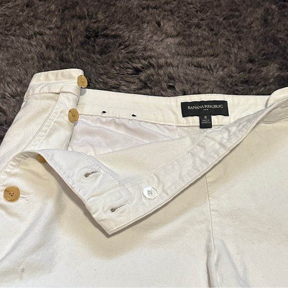 Banana Republic size 8 side button shorts - Picture 3 of 4